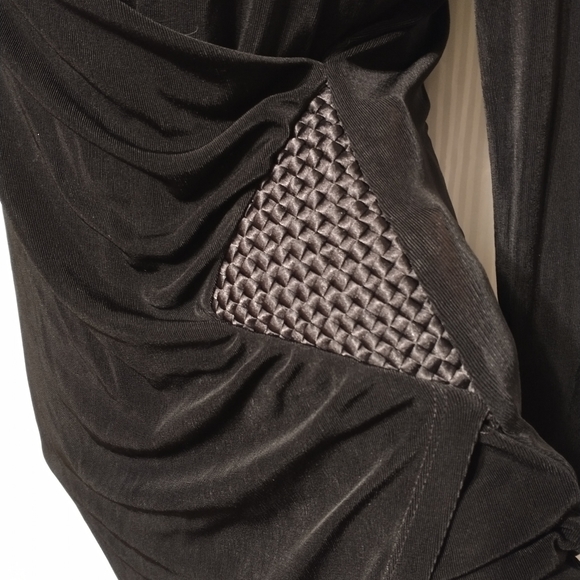 Chico's Black Tunic Top size Medium M Black EUC - Picture 6 of 9